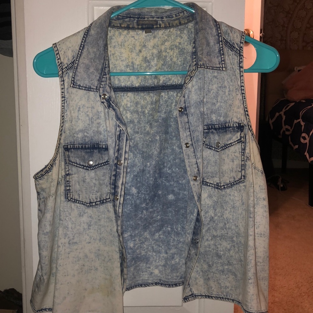 Denim cropped vest